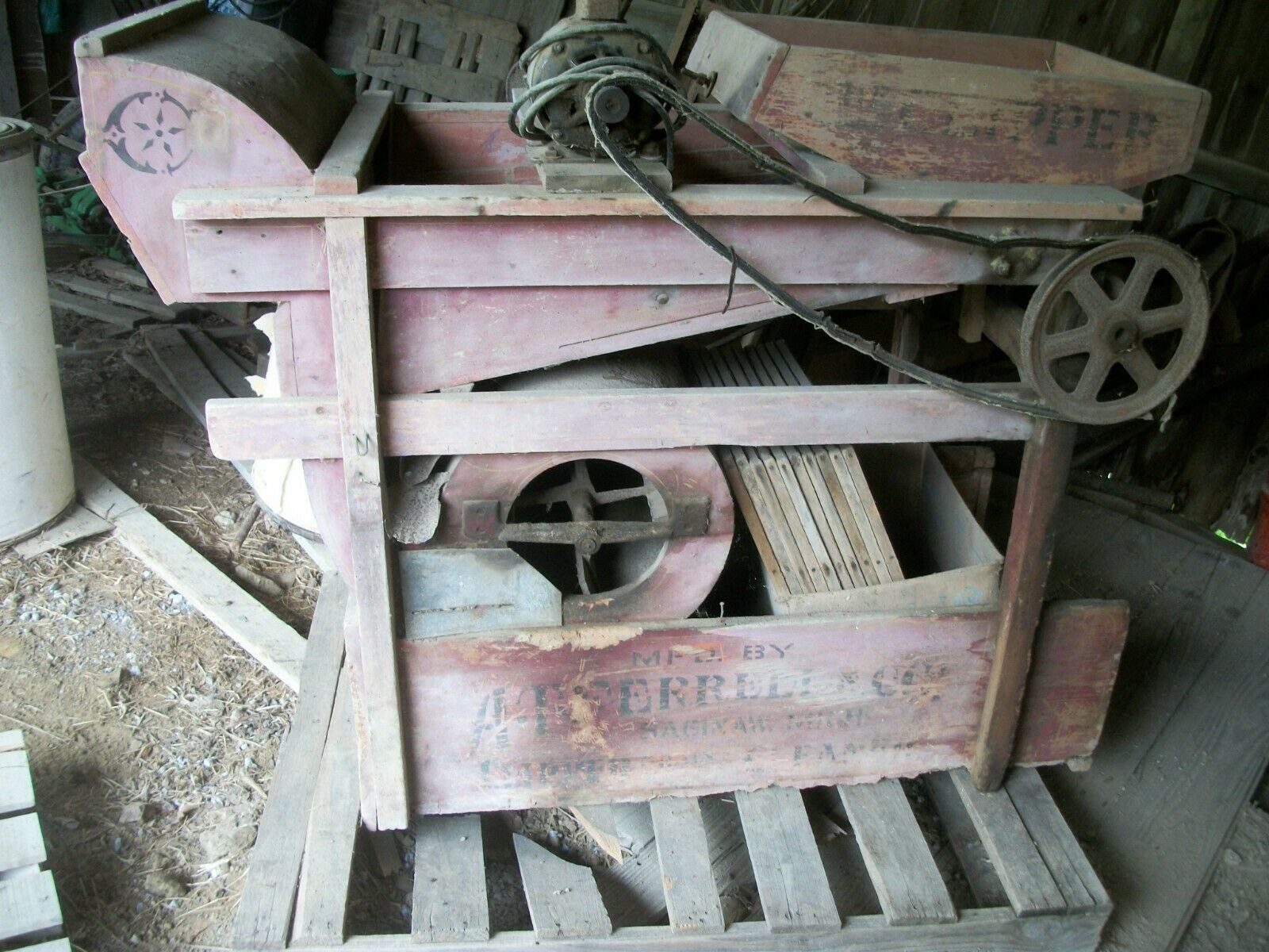 Antique/vintage A.t. Ferrell Clipper Grain Cleaner No. 1b