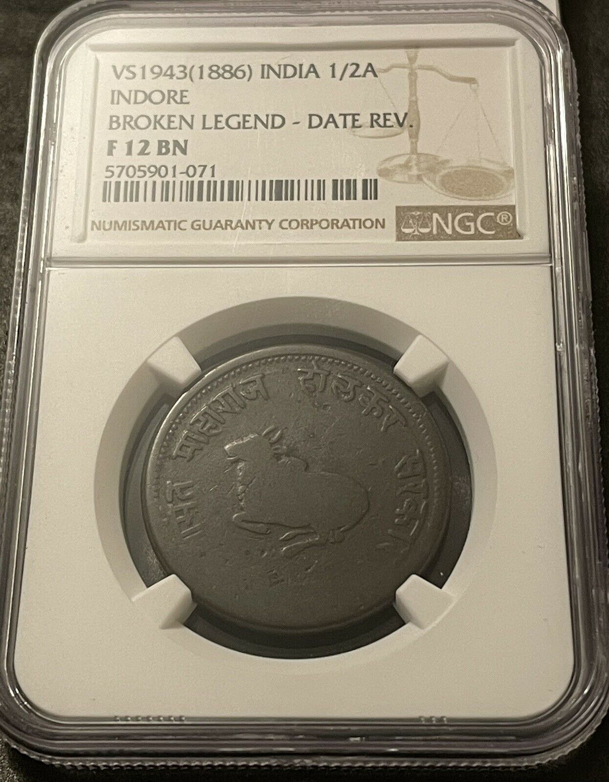 India 1886 1/2 Anna Cow Indore Ngc F12 Broken Legend - Date Reverse