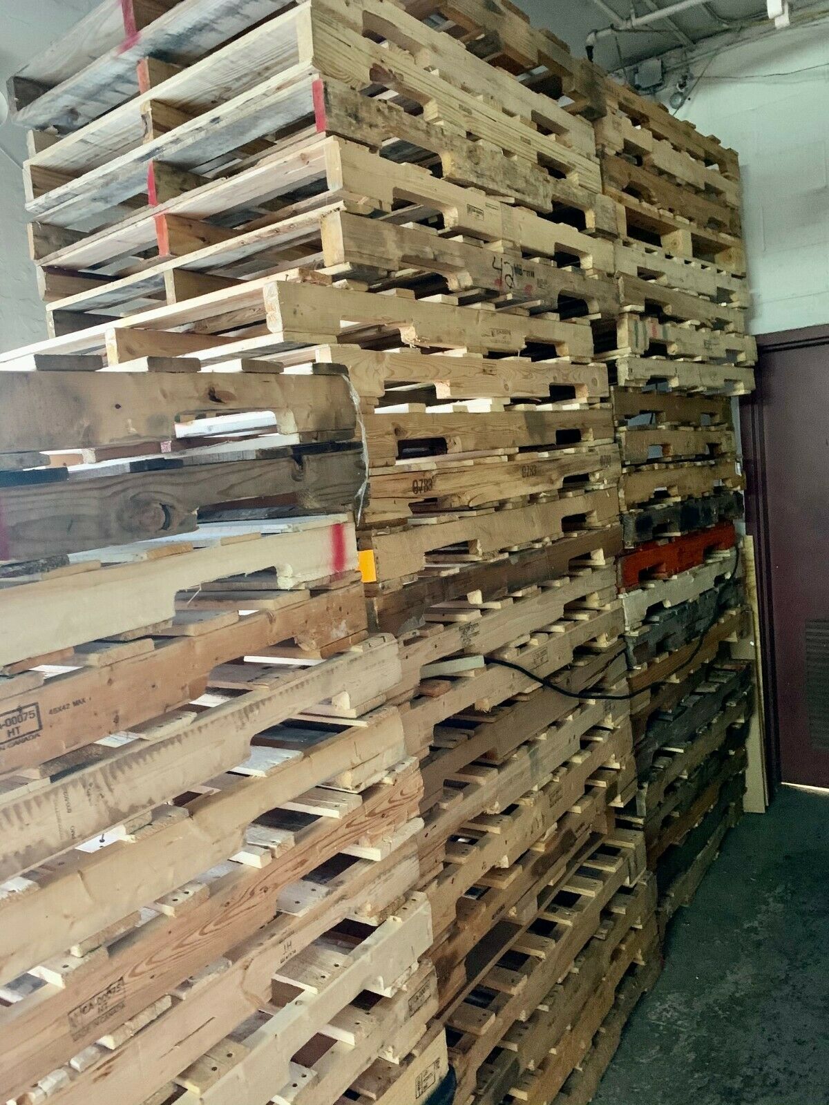 Wood Pallets Recovered Skids 4 Way 48" X 42" Local Pickup Only Brooklyn, Ny